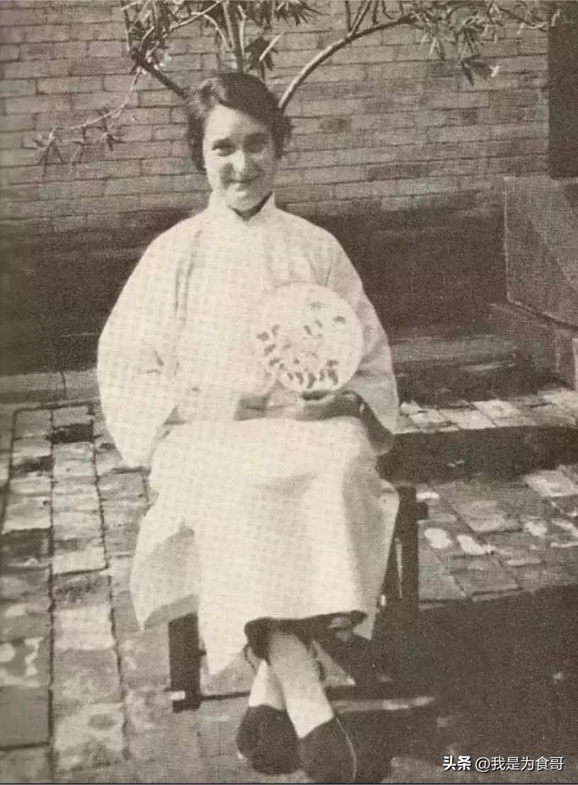 英国小女子,身高1米45英国女孩