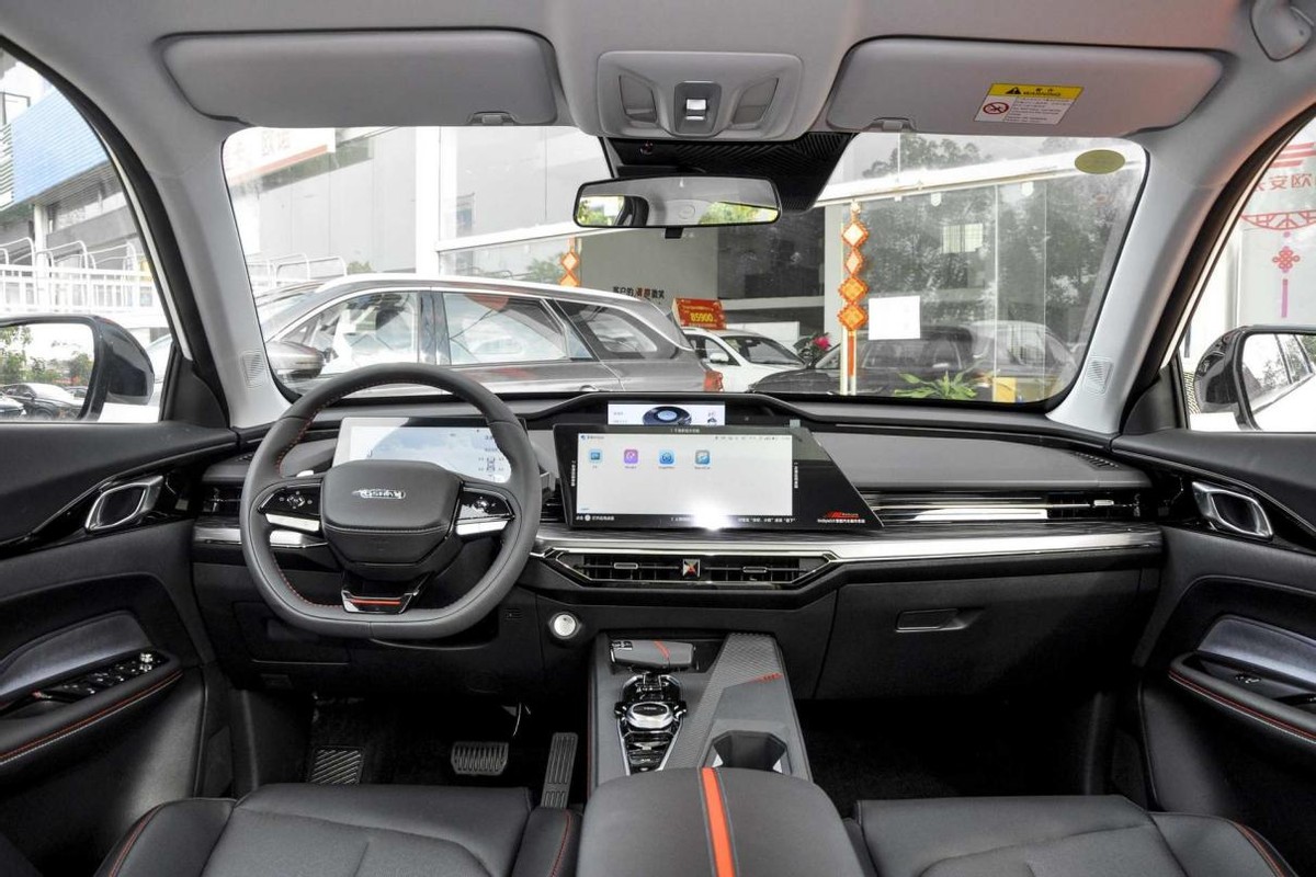 长安欧尚z6和瑞虎7p哪个值得买,开了5年的瑞虎7