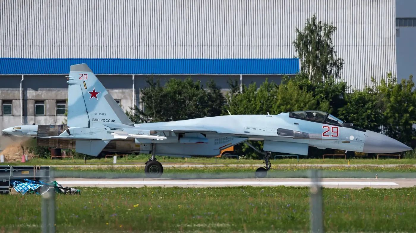 歼10C无缘伊朗！伊空军接盘64架埃及苏35，军费不够或用无人机换