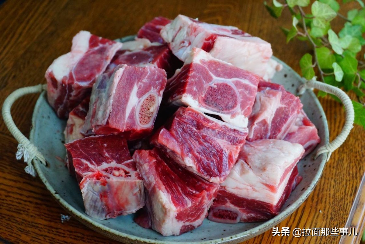 买牛排应该注意什么,牛排为啥有的是白膘有的是黄膘