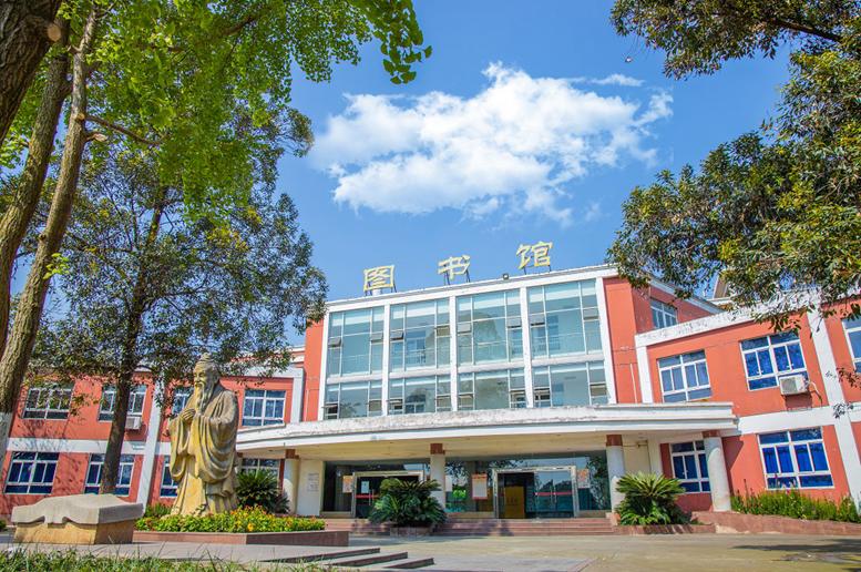 美翻了，四川高职院校风景如画，在这读书好巴适！