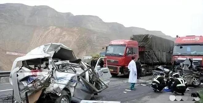 当地回应甘肃车祸7人死亡,甘肃发生车祸3人死亡