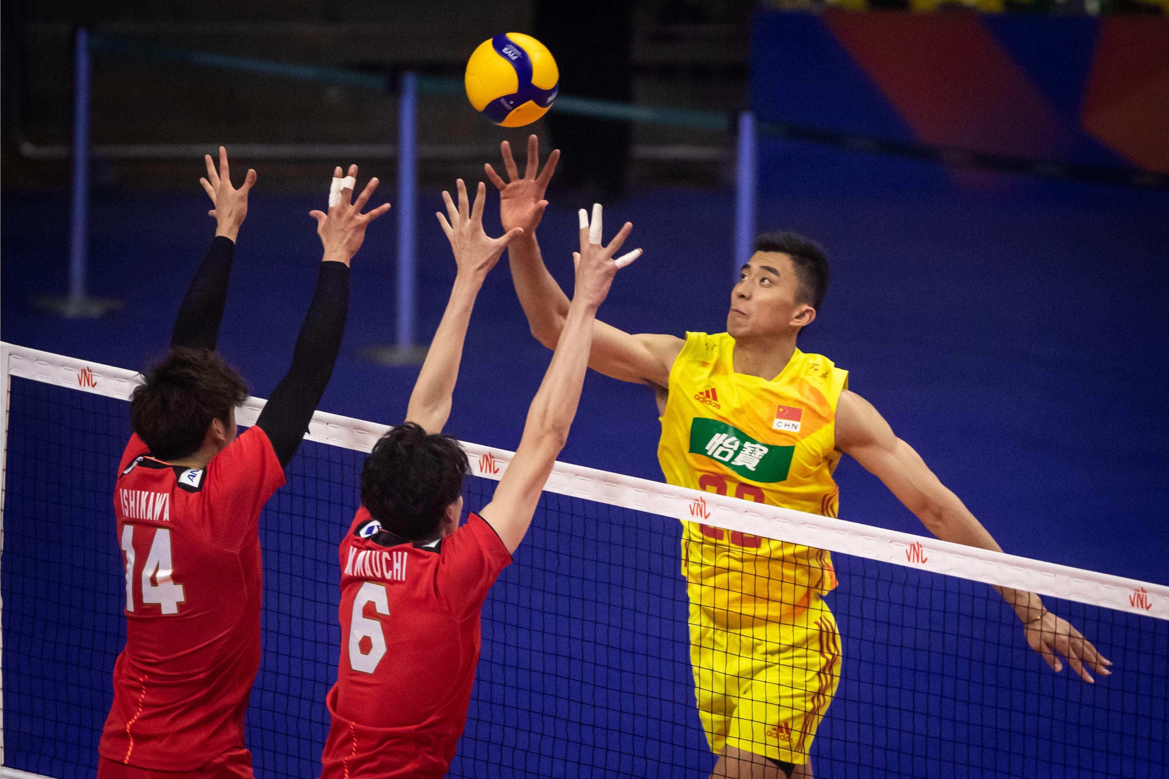 中国男排张景胤战胜巴西,中国男排2-1逆转巴西