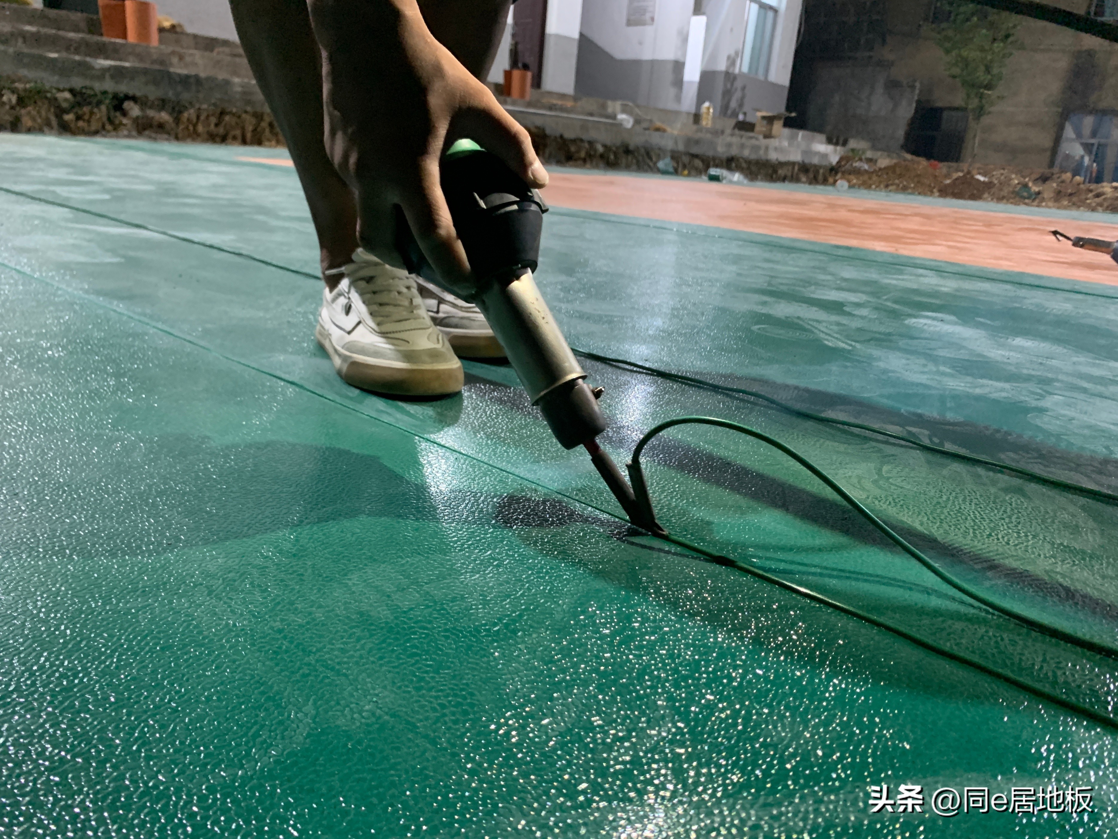 三明塑胶篮球场建设,福建室内篮球场木地板安装