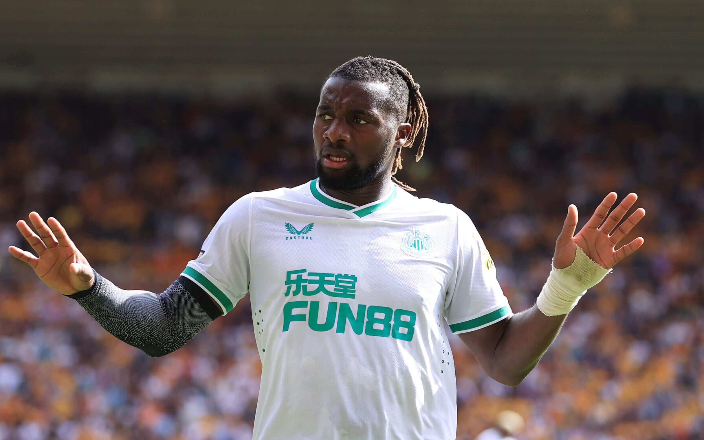 英超最后一轮阿森纳换了个新球衣,英超新赛季球衣阿森纳