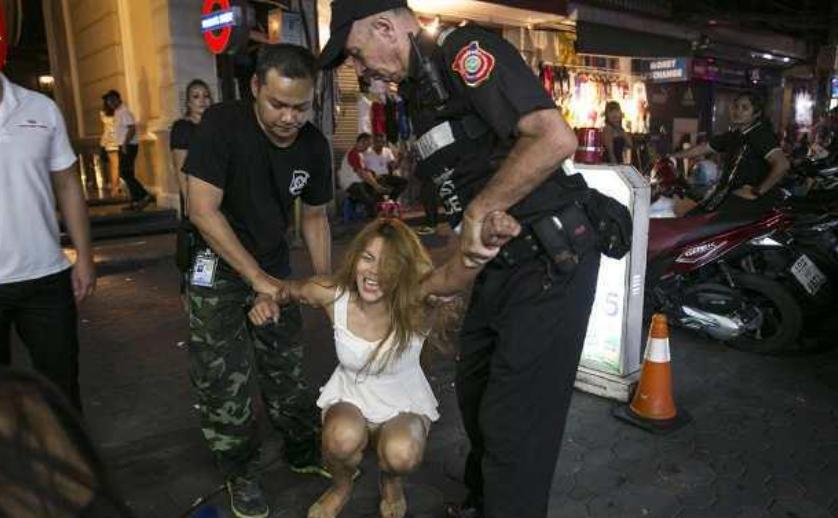 捷克色情业有多发达？人人可参与成人电影，日本都甘拜下风