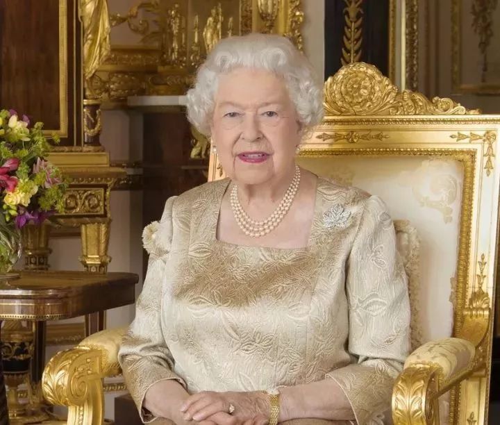 盘点英国女王最喜爱的皇家珠宝,英国女王的珠宝留给了谁
