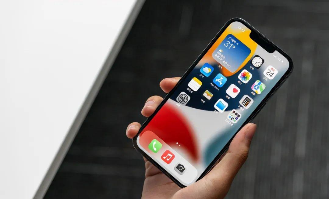 手机销量迎来十年新低！为何现在人们不换新机？原因有几点