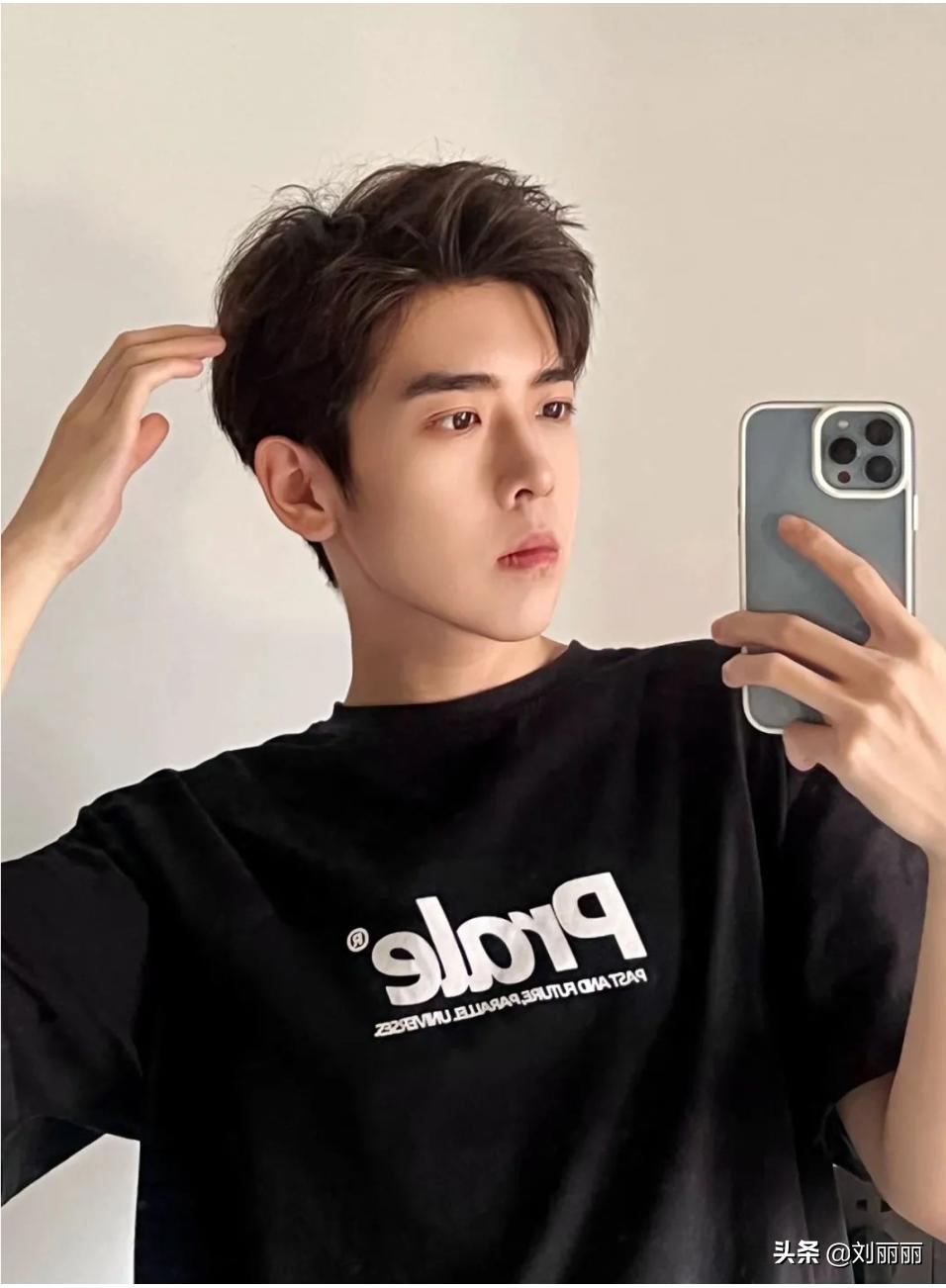 14岁男士最潮流的发型,长发男士发型帅气飘逸又有型