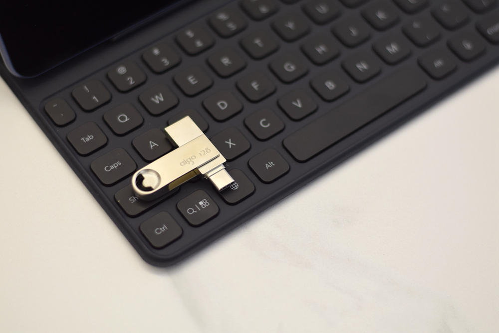 无需供电扩展坞,不用扩展坞可以用电脑连接手机吗