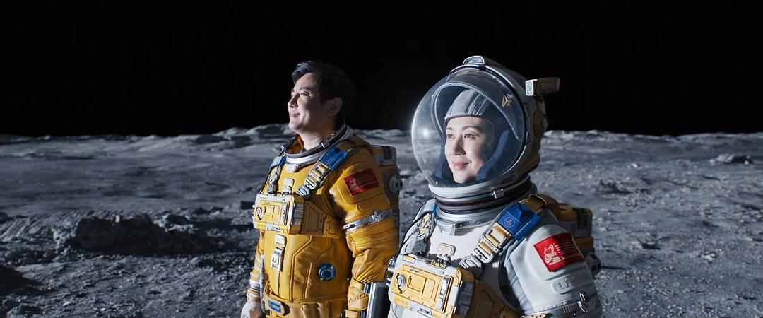 给2022年“进步最大的十位男演员”排个名：靳东第十，王骁第二