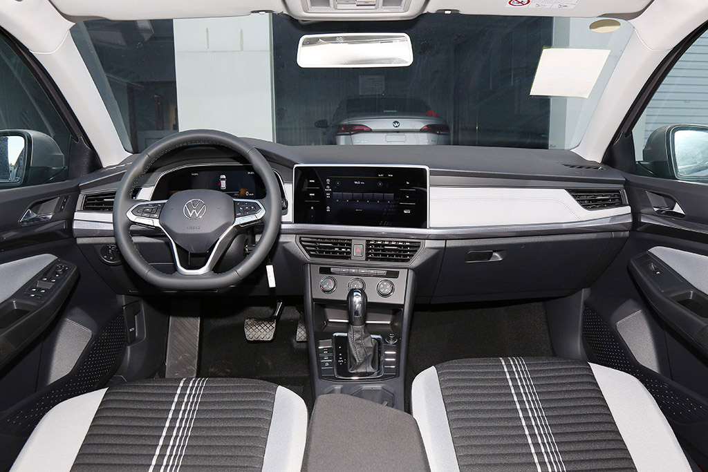 大众2023款宝来新车型上市！换装1.5L+6AT，值得买吗？