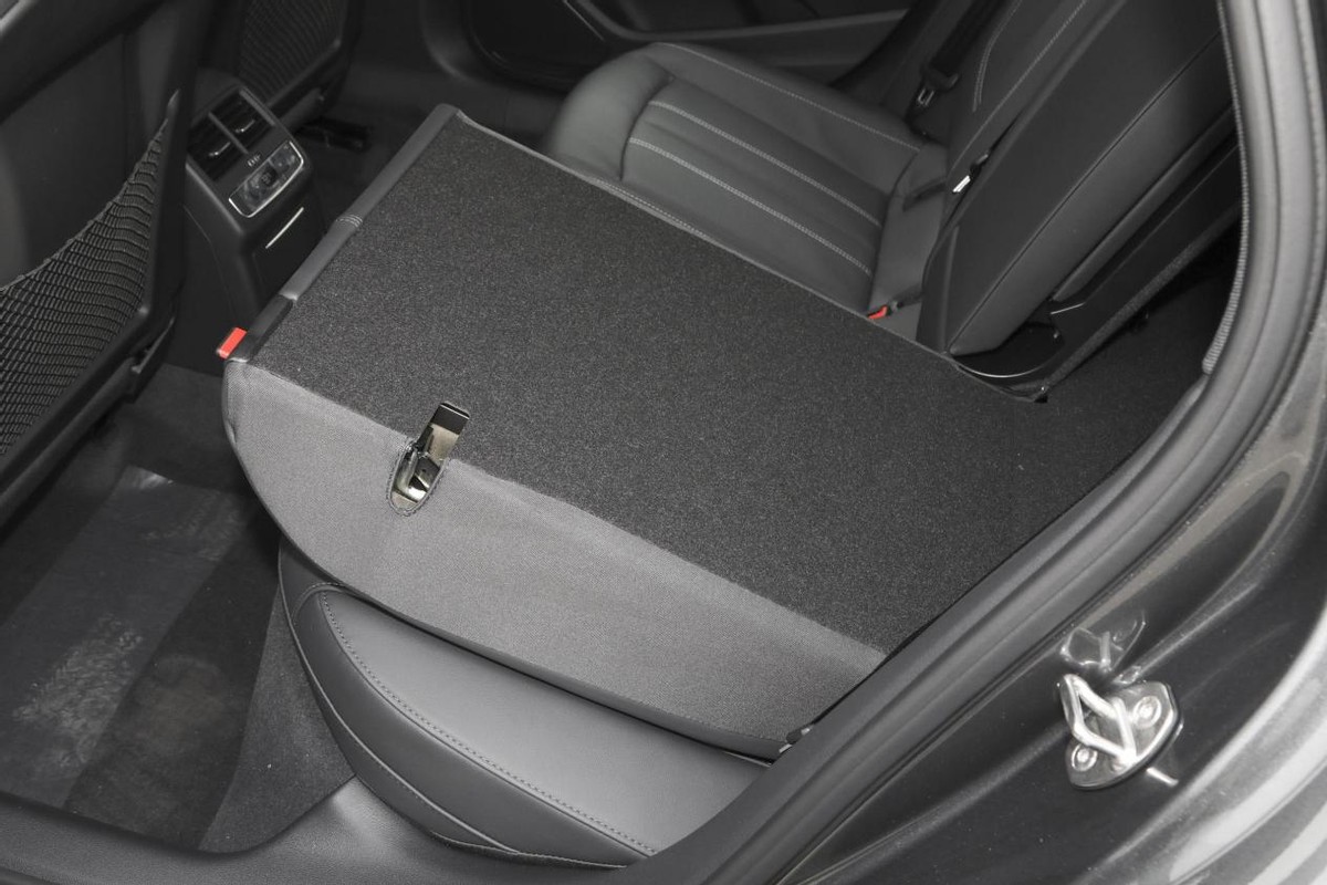 17-19款奥迪a4l驾驶感受,深度测评19款奥迪a4l时尚