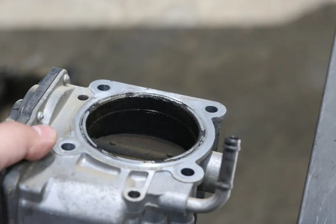 翻新车十二代皇冠修复全过程,12代皇冠25万公里要更换什么