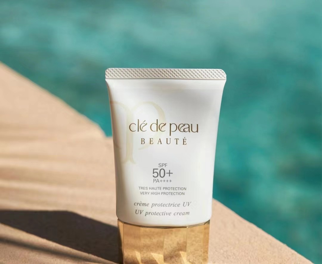 雅诗兰黛养肤和防晒遮瑕哪个好,蓝胖子和雅诗兰黛防晒哪个好