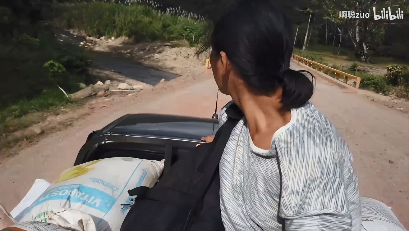 18岁她为了梦想放弃高考音频,18岁的他放弃梦想背井离乡