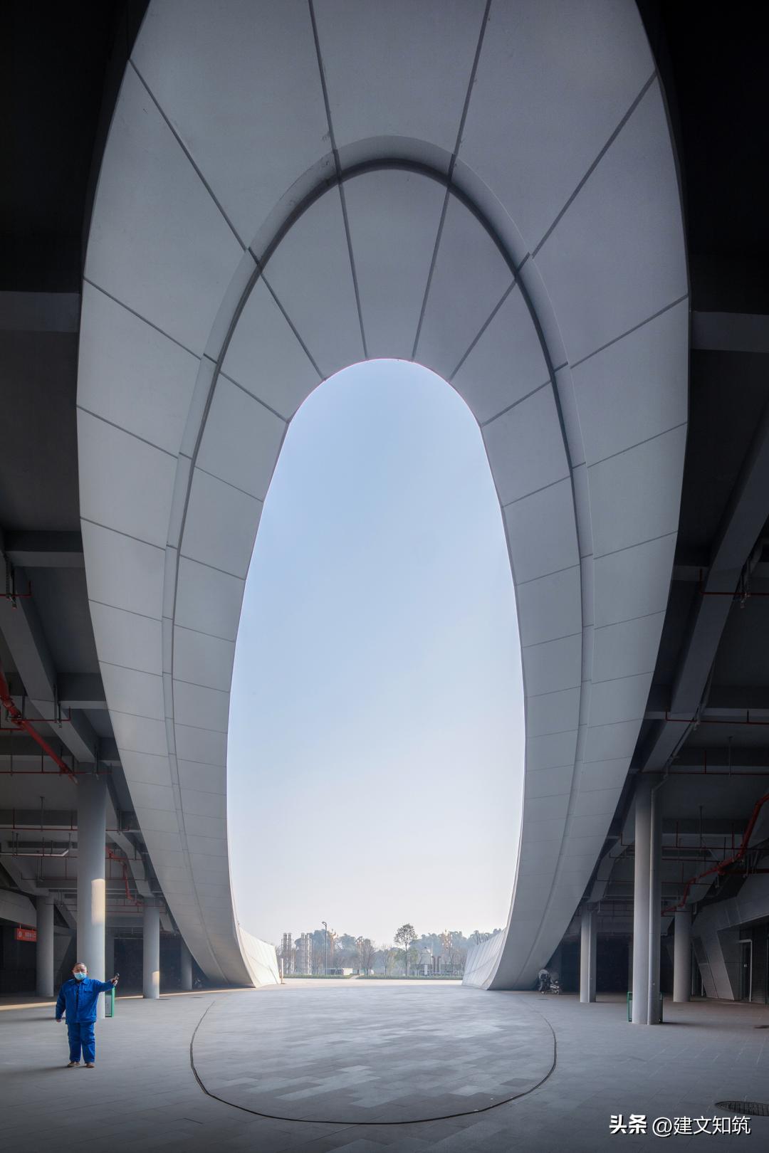 重庆龙兴体育场足球场,成都龙兴足球场