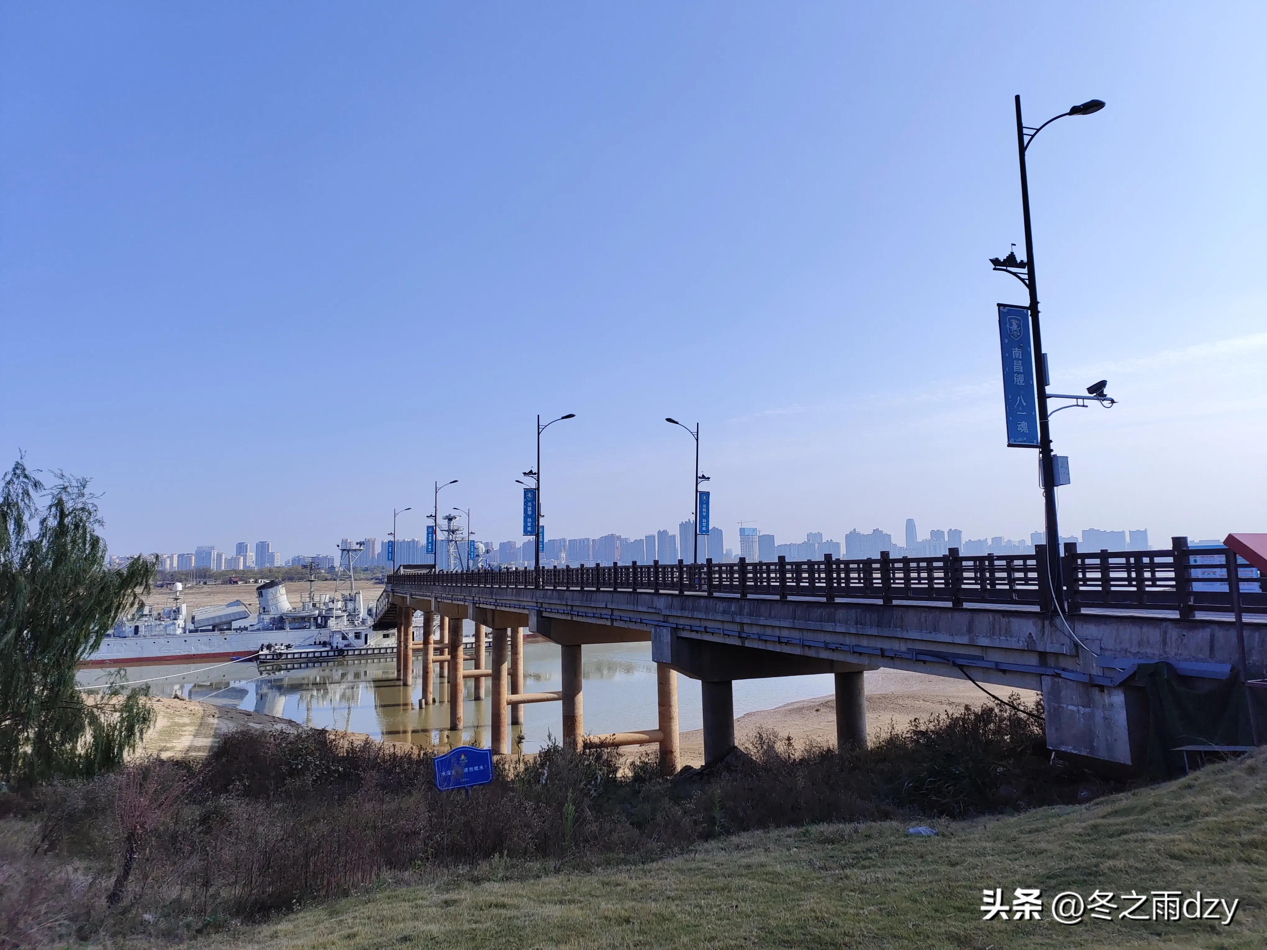 南昌舰主题园凤凰洲湿地公园,凤凰洲建军广场