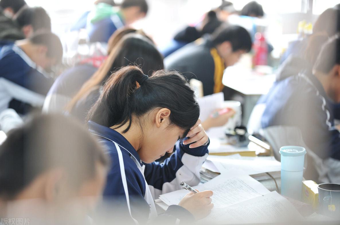 河南考生吐槽统配文具,考生吐槽统一用笔质量差