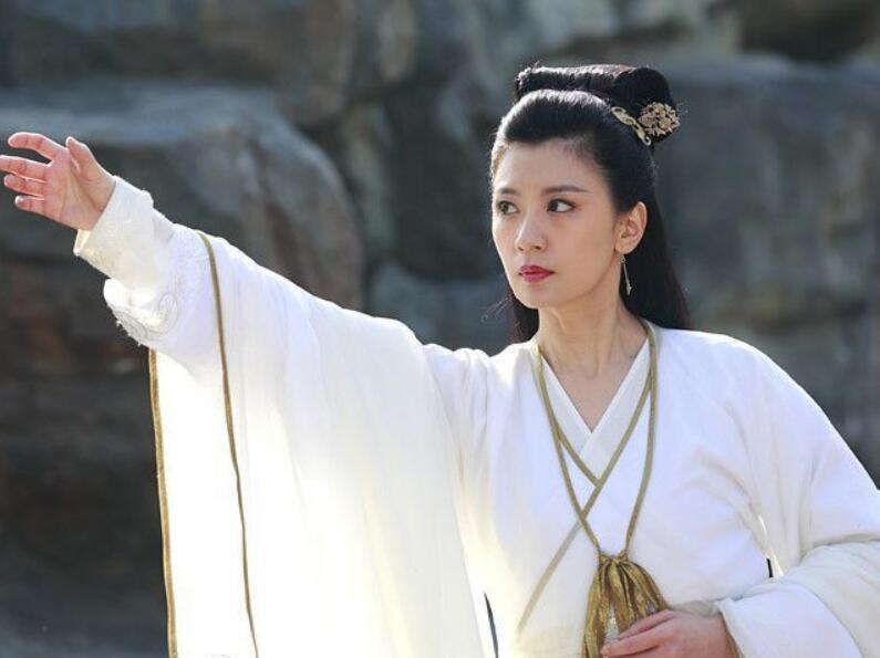 金庸送她举世无双的郎君，她却和别人厮混，终因风月之事败露而死