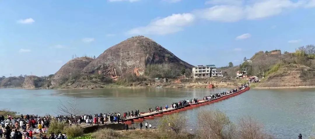 【上饶天下SHOW之铅山县】百年浮桥沧桑，百里信江画廊，辛弃疾巨雕缘何背城北望？