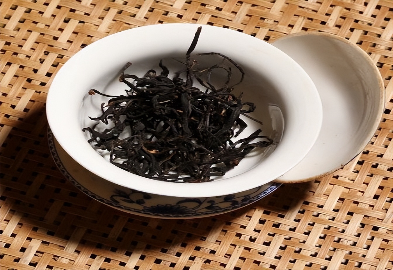 痛心的技术泄密：英国*子骗**从中国偷走两种树苗，中国损失百亿纹银