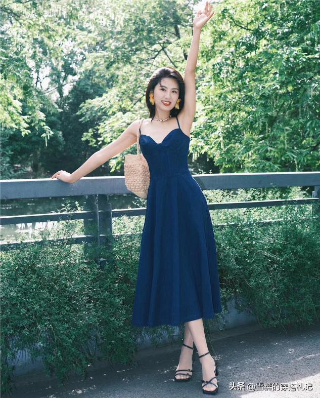 春夏穿“鞋”，最好不要选这3个颜色！俗气显脚黑不说，还显廉价