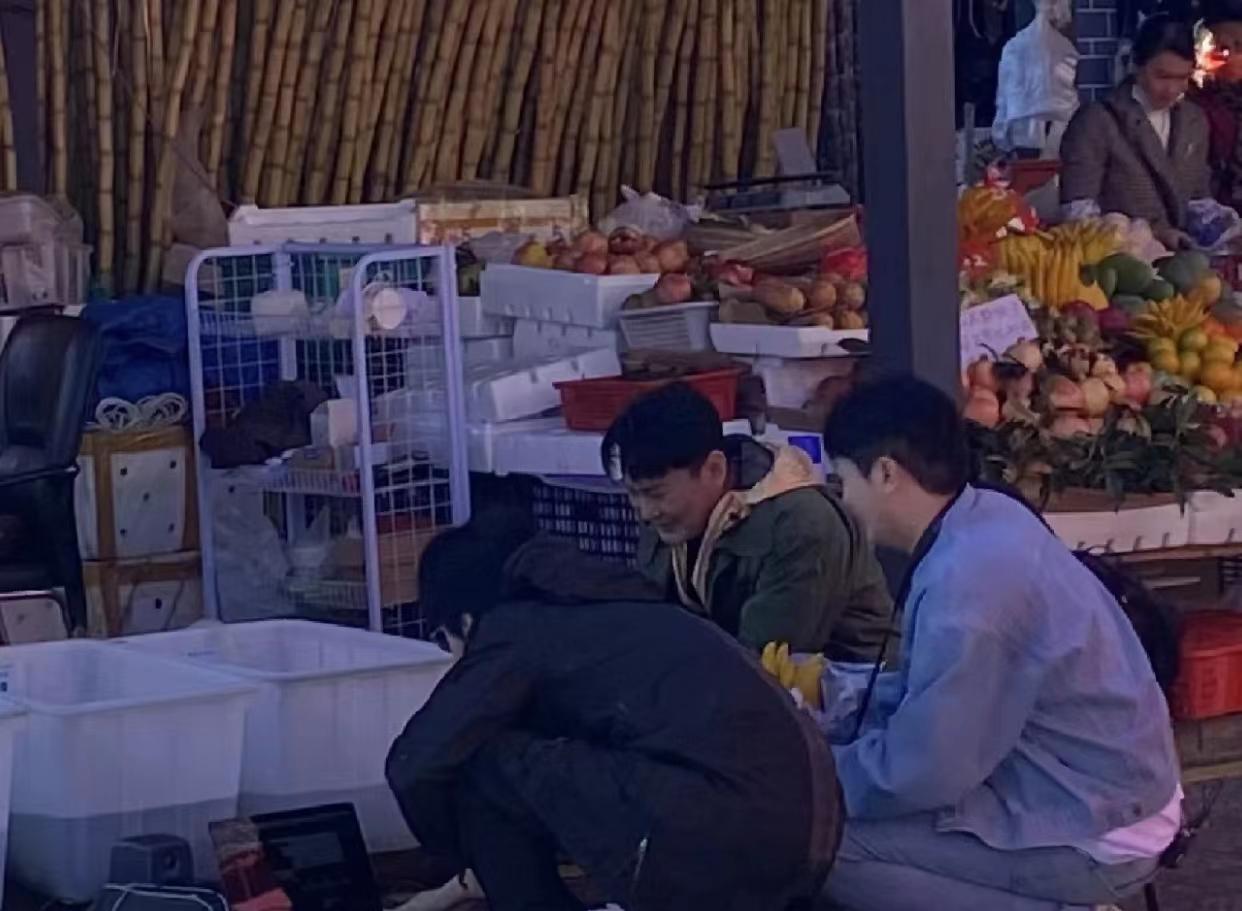 张信哲逛超市,张信哲买菜烧菜做蛋糕