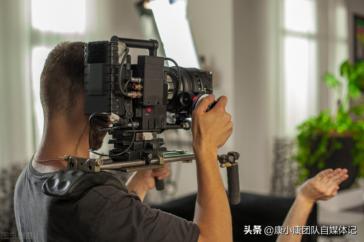 影视剪辑还有出路吗？32岁小伙亲身经历告诉你，新手看完少走弯路