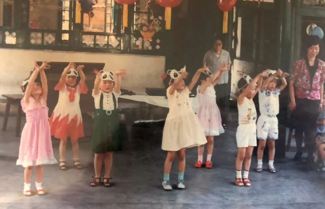 她用20盘录像带揭露和30个导演的“丑事”，退圈20年后又复出了