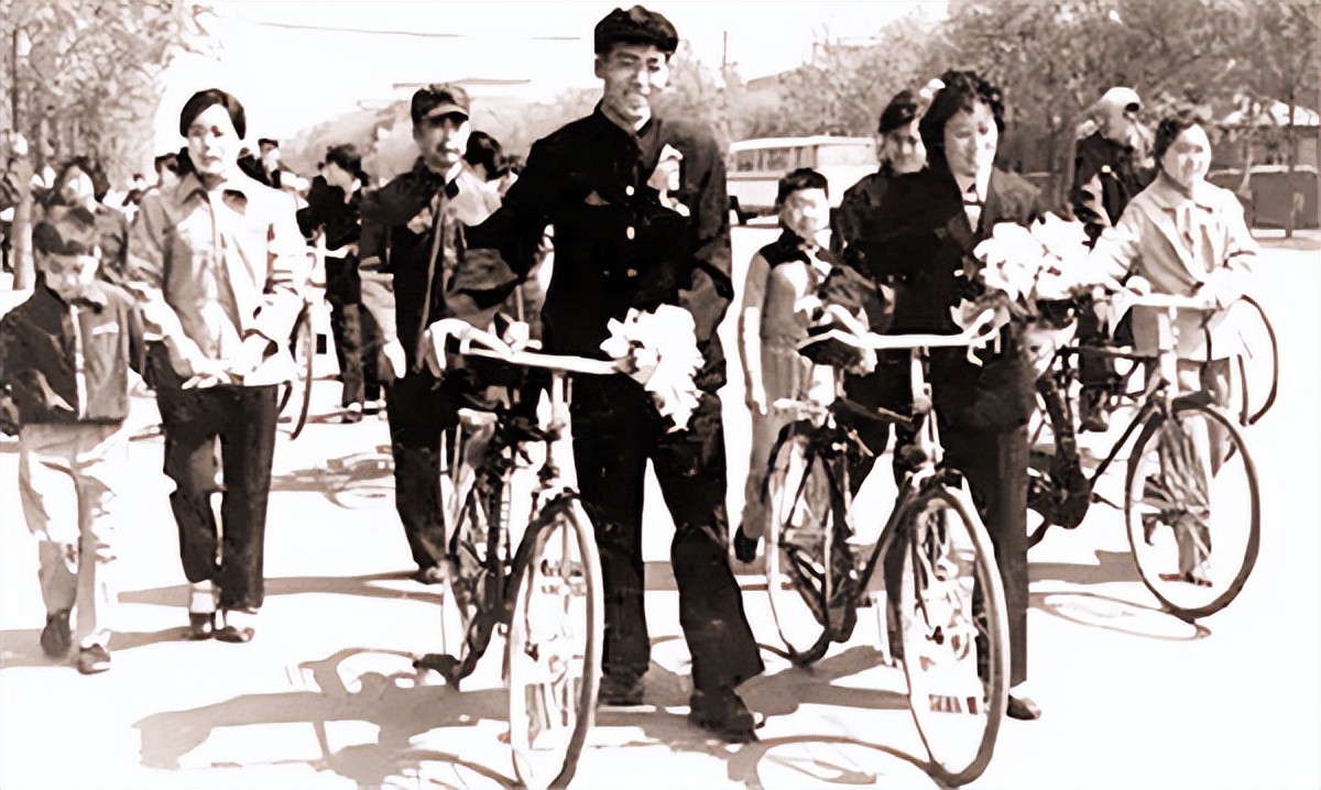 30年前凤凰自行车现在值多少钱,凤凰牌自行车80年代