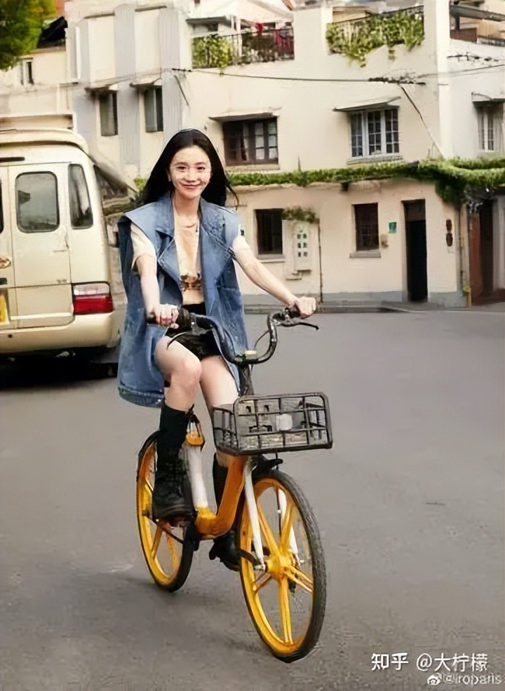 法式轻奢小众女装,法式轻奢经典女装