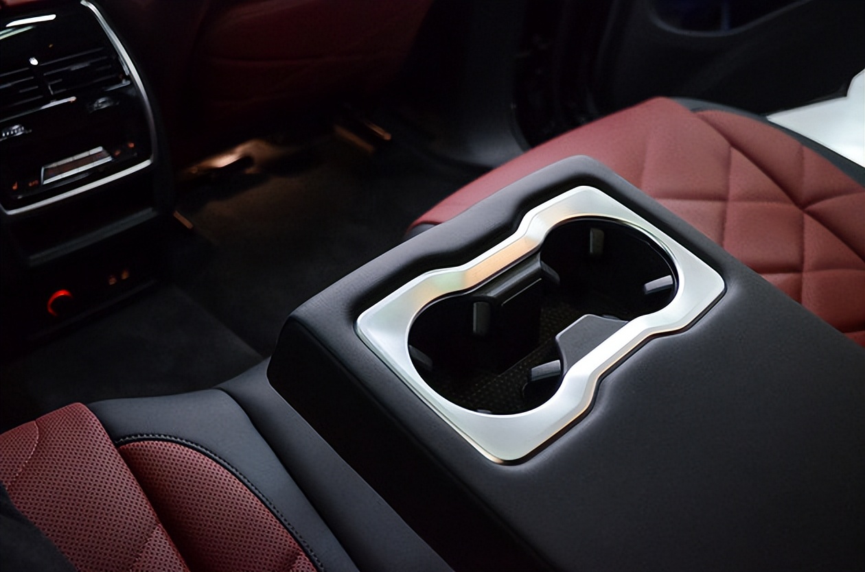 全新宝马x5长轴距版官图发布,宝马x5f15m套件