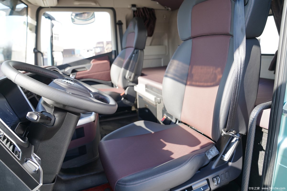 国产最新款大马力重卡,马力最大跑得最快的国产重卡价格