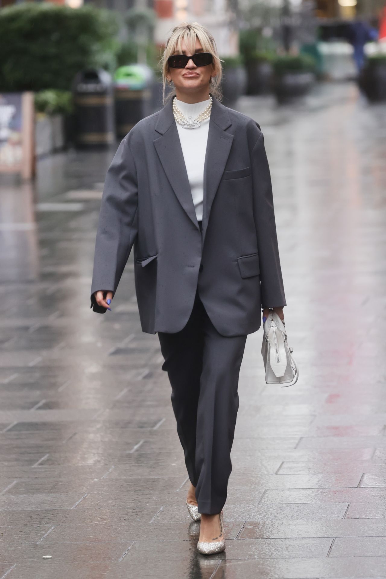 欧美时尚明星街拍视频,最新欧美明星街拍冬款