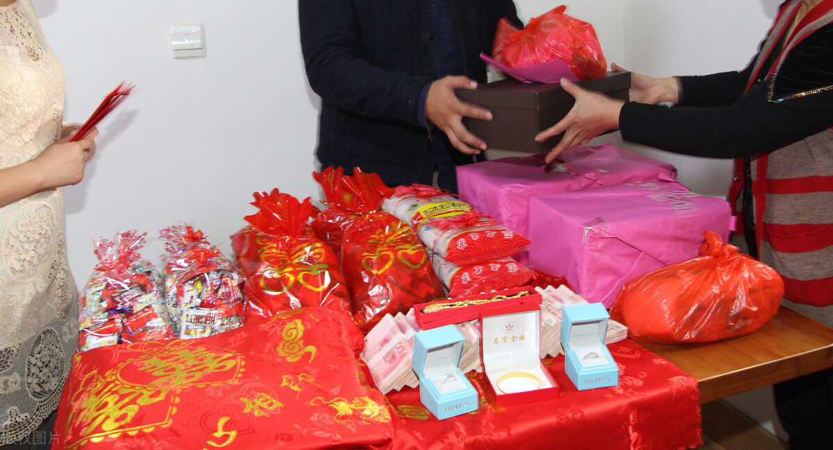 进入腊月五事不问人,进了腊月门无事不问人