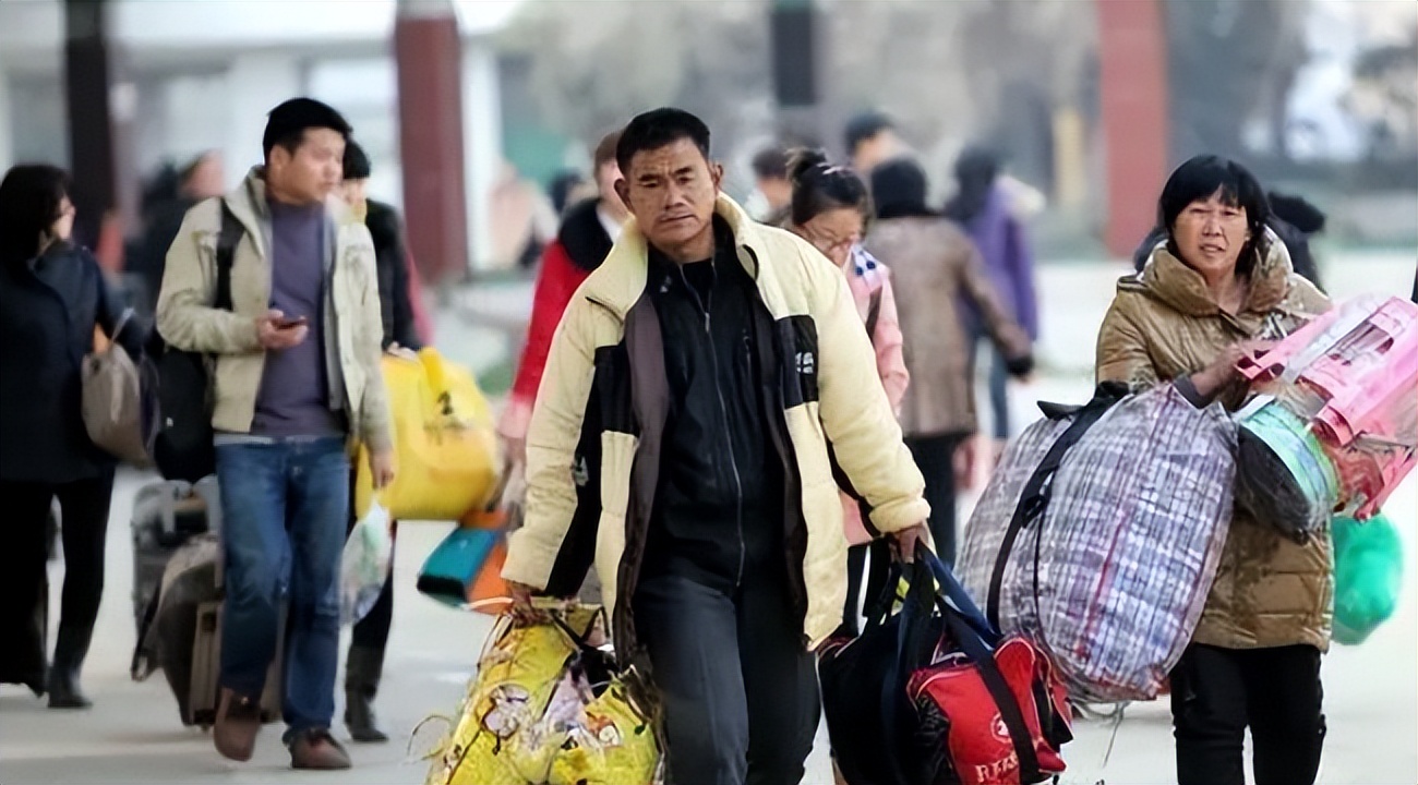 男子锤妻子头部,安徽新婚小伙锤杀妻子