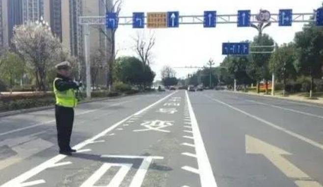 锯齿车道走错了可以首次免罚吗,车道上划的锯齿车道是怎么回事