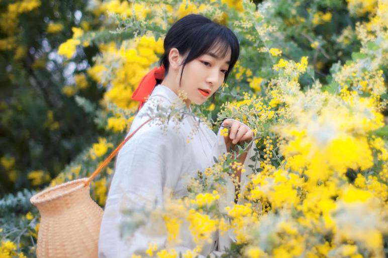 关于诗人身在异乡的古诗五言绝句,七律自创感叹人生诗句