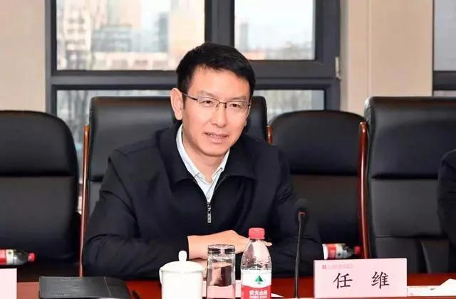 全国最年轻省级*党**委常委履新职