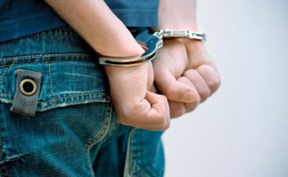 妻子出轨丈夫怒杀情妇然后自首,男子疑妻子出轨捅伤情夫获刑5年