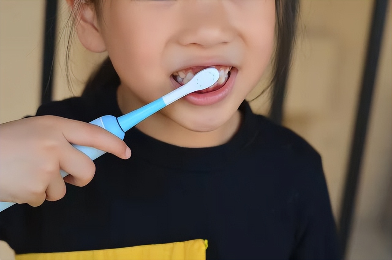 儿童护齿首选u型牙刷,测评几款儿童u型电动牙刷视频