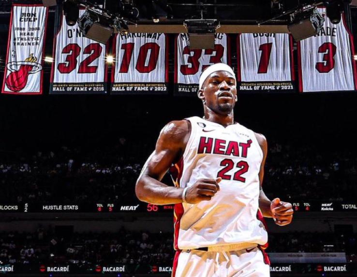 约老师是掘金用选秀权拿下的吗,约老师主动加入詹姆斯队