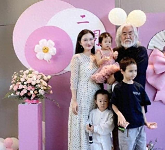 张纪中老婆身材美照,张纪中老婆旧照