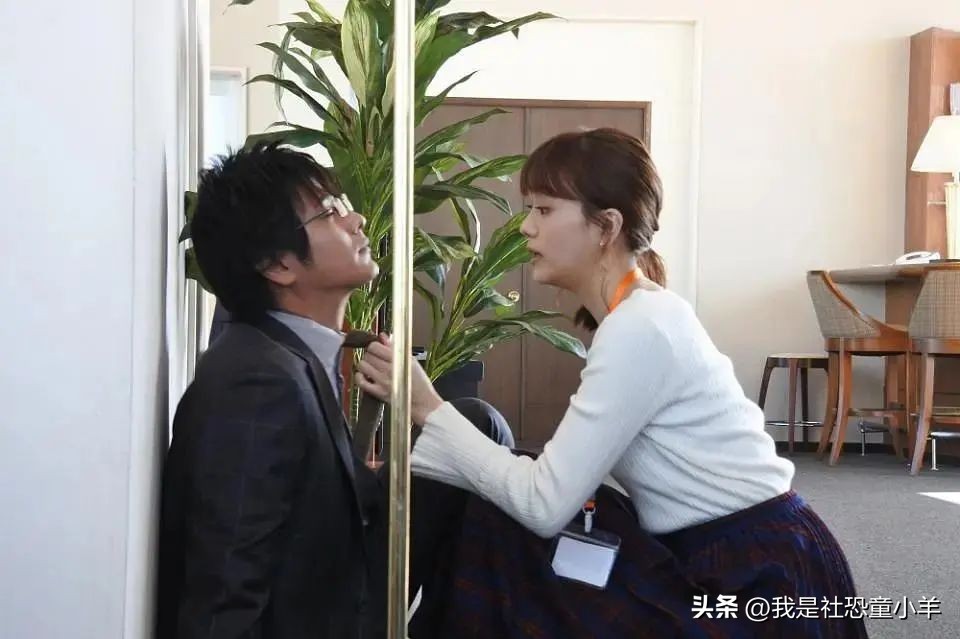 霸道总裁一心想做我的狗!这就是让人心动的BDSM吗?