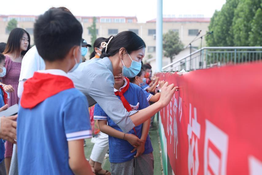 校园杯足球联赛开幕,足球联赛暨校园足球