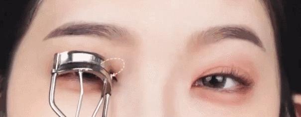 新手如何化妆自然不卡粉,新手如何化妆出无瑕零毛孔的皮肤