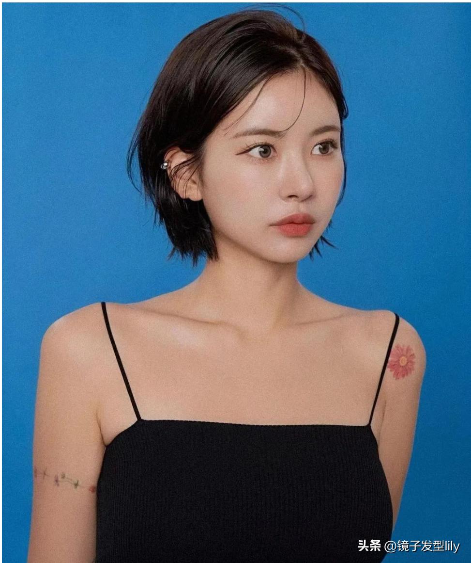 女士中短卷发发型图片大全,脸大脖子短中年女士适合什么发型