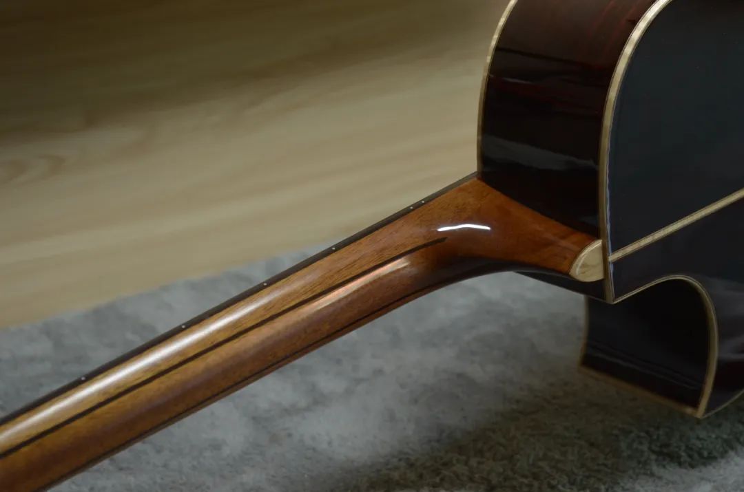 民谣钢弦吉他的琴弦保养和音色、手感选择