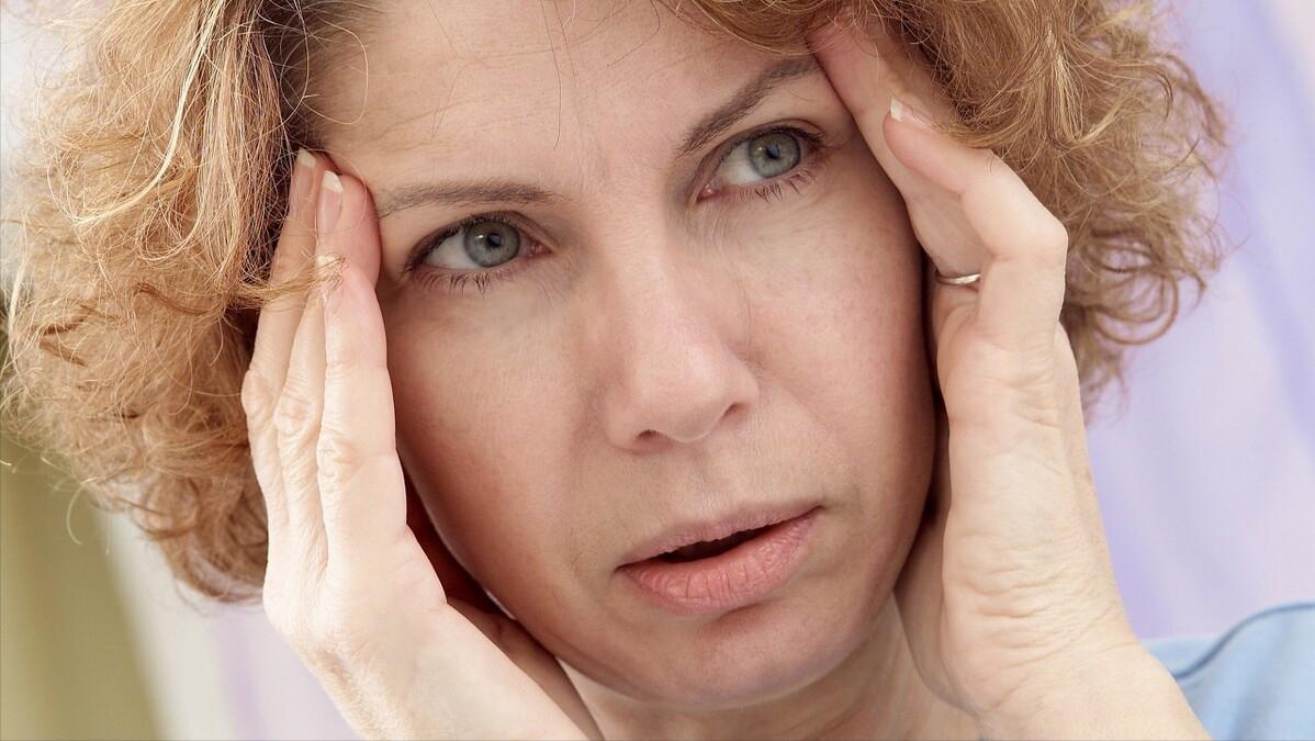 50岁女性更年期怎么度过,女性50岁更年期了应该注意些什么